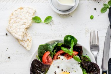 Nutrition expert reveals the pros and cons of popular diets